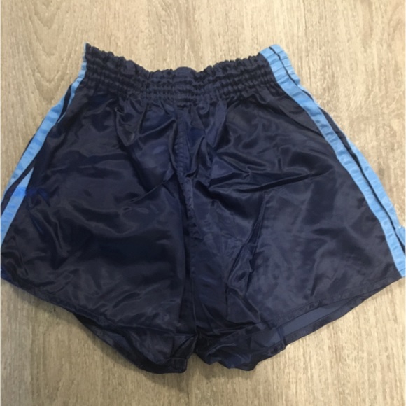 Extra Small Vintage Adidas Roller Skate Shorts - Picture 1 of 6